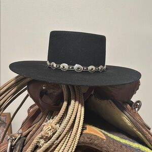 Shyanne black felt hat with concho hat band